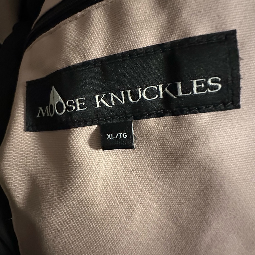Perfect condition womens moose knuckles coat . Worn once